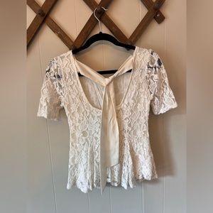 Lace square neck top! Chiffon bow in the back